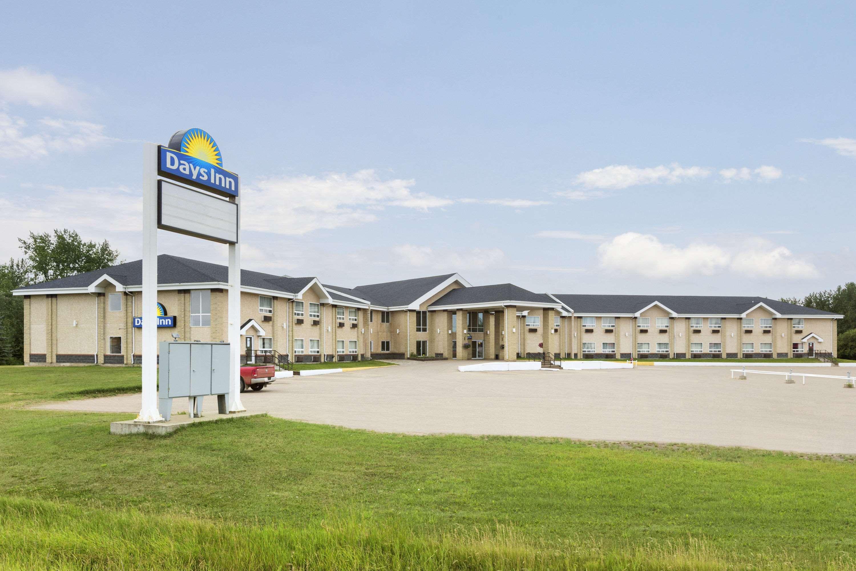 Days Inn By Wyndham High Prairie Exterior foto